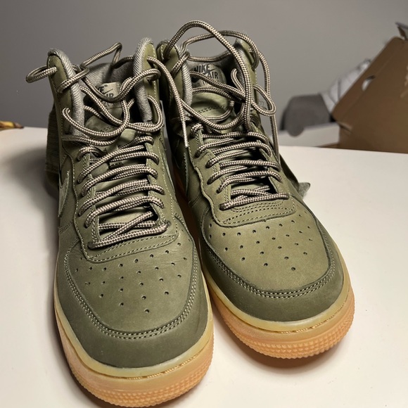 Air Force 1 High WB GS
\'Medium Olive\'